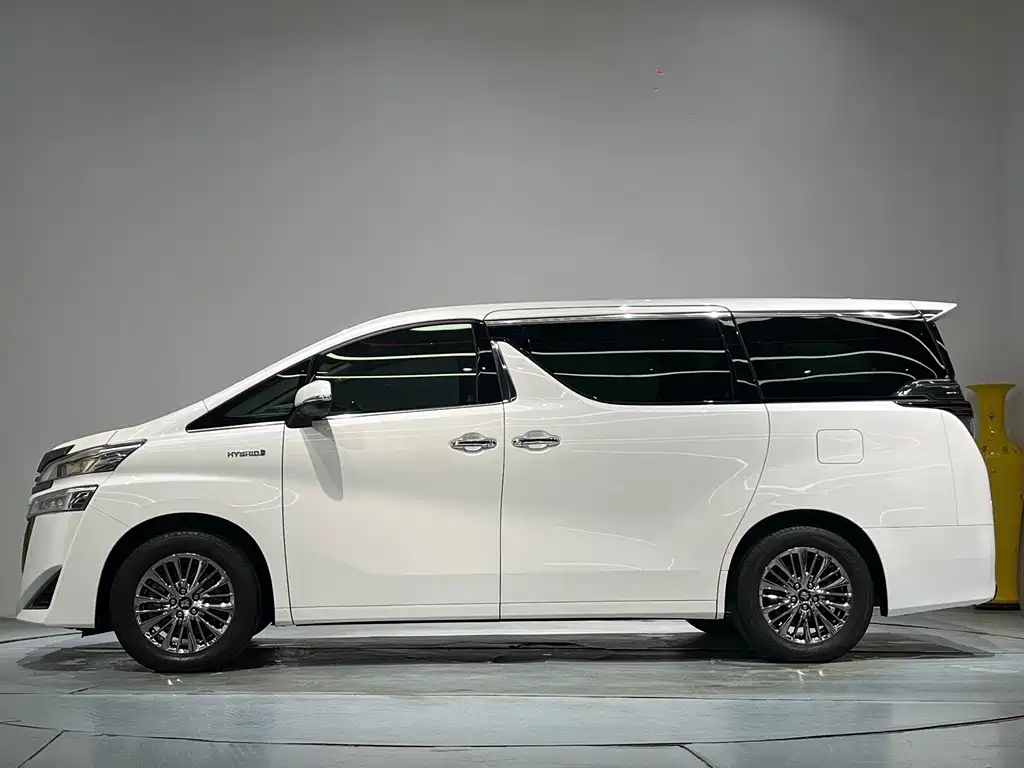 Toyota Alphard 2023 Crown Hybrid 2.5L HV Luxury Version 2023 - thumbnail 18