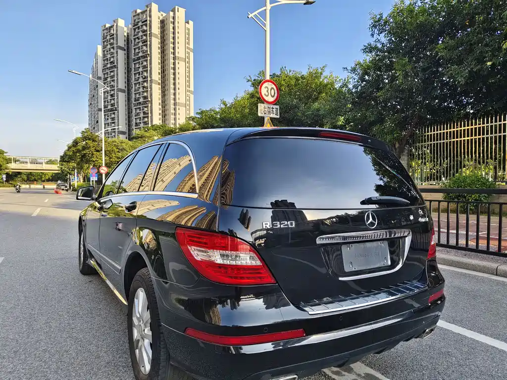 Mercedes-Benz Mercedes-Benz R-Class 2017 R 320 4MATIC Business Edition Premium 2018 - thumbnail 2