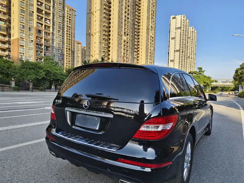 Mercedes-Benz Mercedes-Benz R-Class 2017 R 320 4MATIC Business Edition Premium 2018 - thumbnail 4