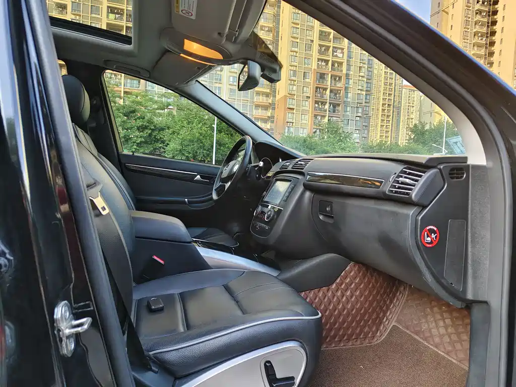 Mercedes-Benz Mercedes-Benz R-Class 2017 R 320 4MATIC Business Edition Premium 2018 - thumbnail 9