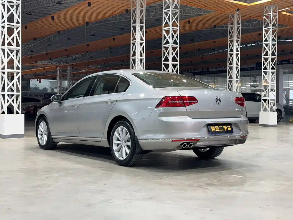 Volkswagen Magotan 2017 330TSI DSG Leading Edition 2016 - thumbnail 2