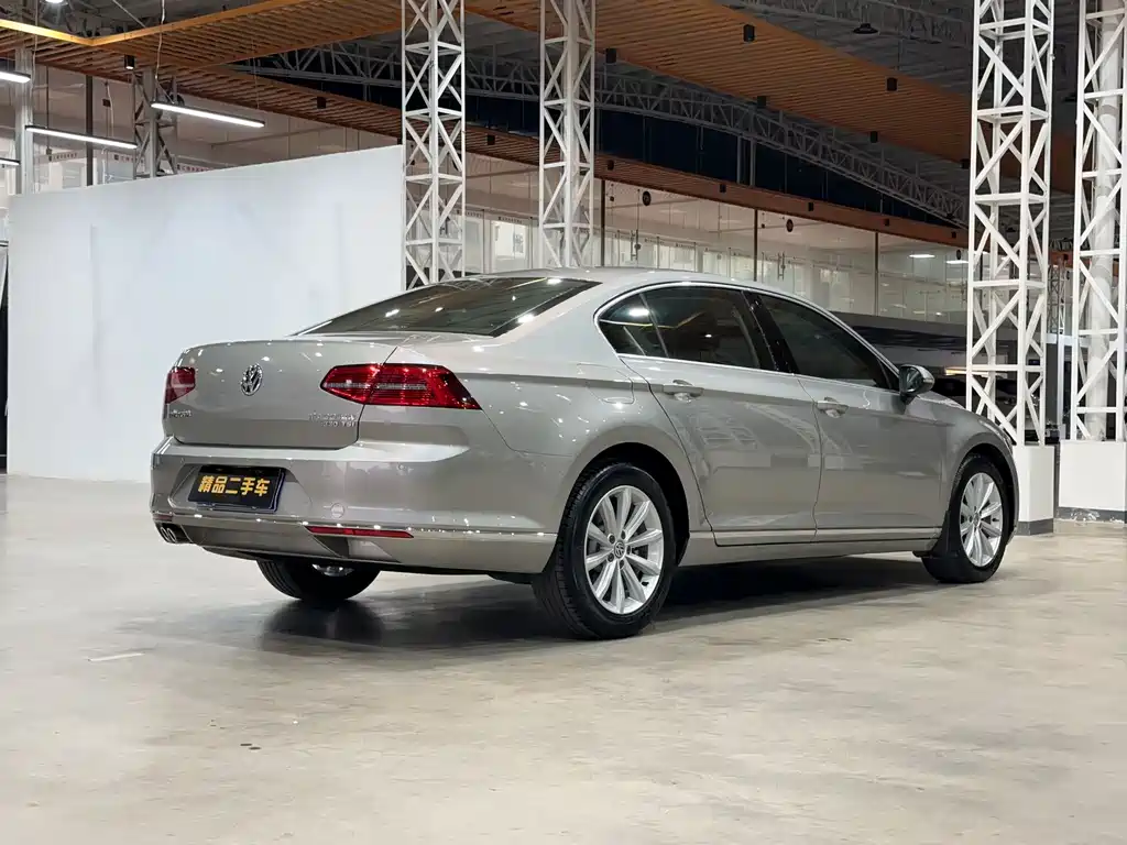 Volkswagen Magotan 2017 330TSI DSG Leading Edition 2016 - thumbnail 5