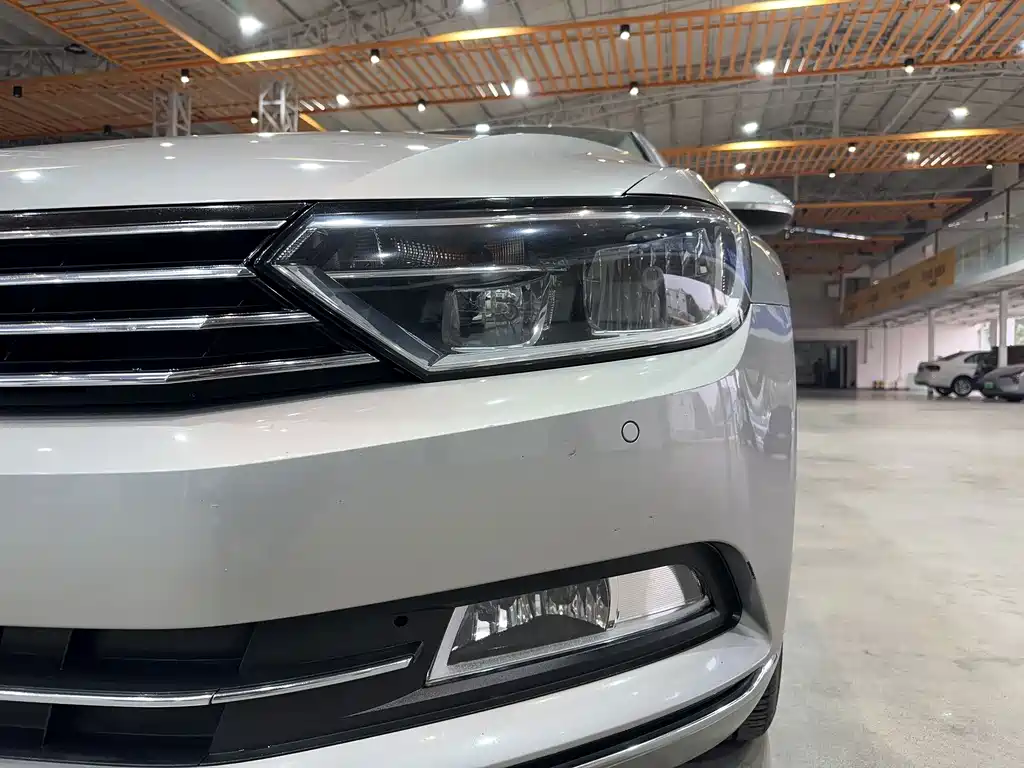 Volkswagen Magotan 2017 330TSI DSG Leading Edition 2016 - thumbnail 8