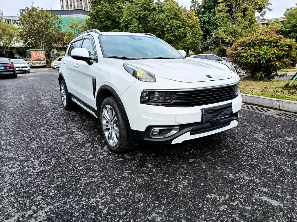Lynk & Co Lynk & Co 01 2019 2.0T FWD Pro Edition China V 2020 - thumbnail 3