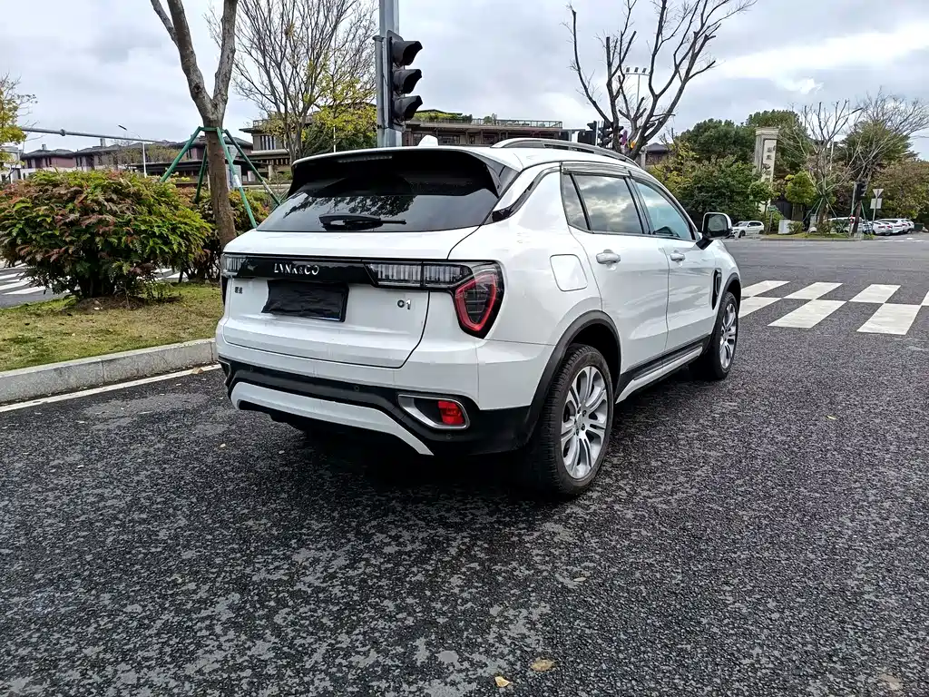 Lynk & Co Lynk & Co 01 2019 2.0T FWD Pro Edition China V 2020 - thumbnail 5