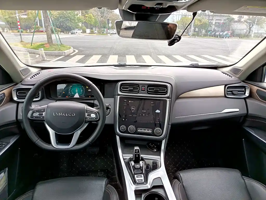 Lynk & Co Lynk & Co 01 2019 2.0T FWD Pro Edition China V 2020 - thumbnail 8