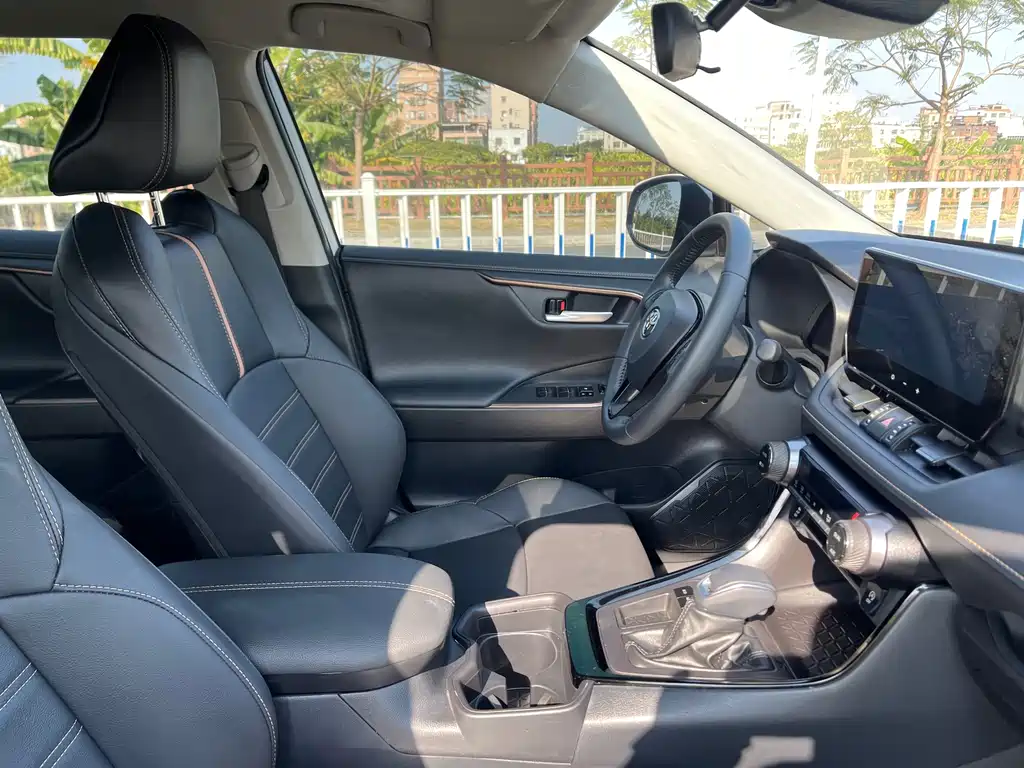 Toyota Venza 2024 2.0L CVT AWD Luxury Plus Edition 2025 - thumbnail 8
