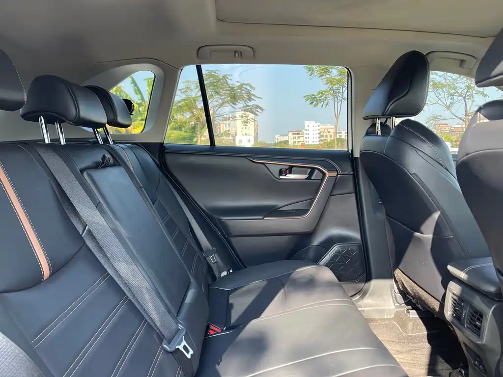Toyota Venza 2024 2.0L CVT AWD Luxury Plus Edition 2025 - thumbnail 14