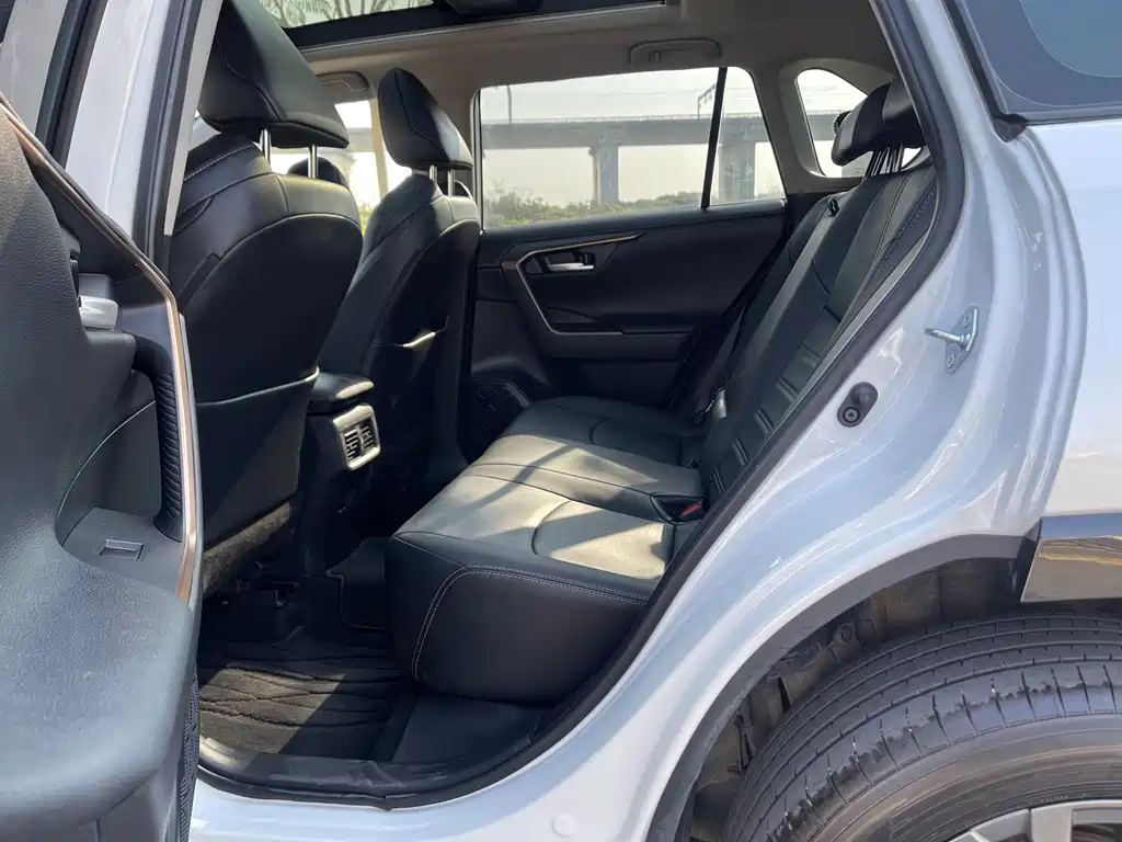 Toyota Venza 2024 2.0L CVT AWD Luxury Plus Edition 2025 - thumbnail 26