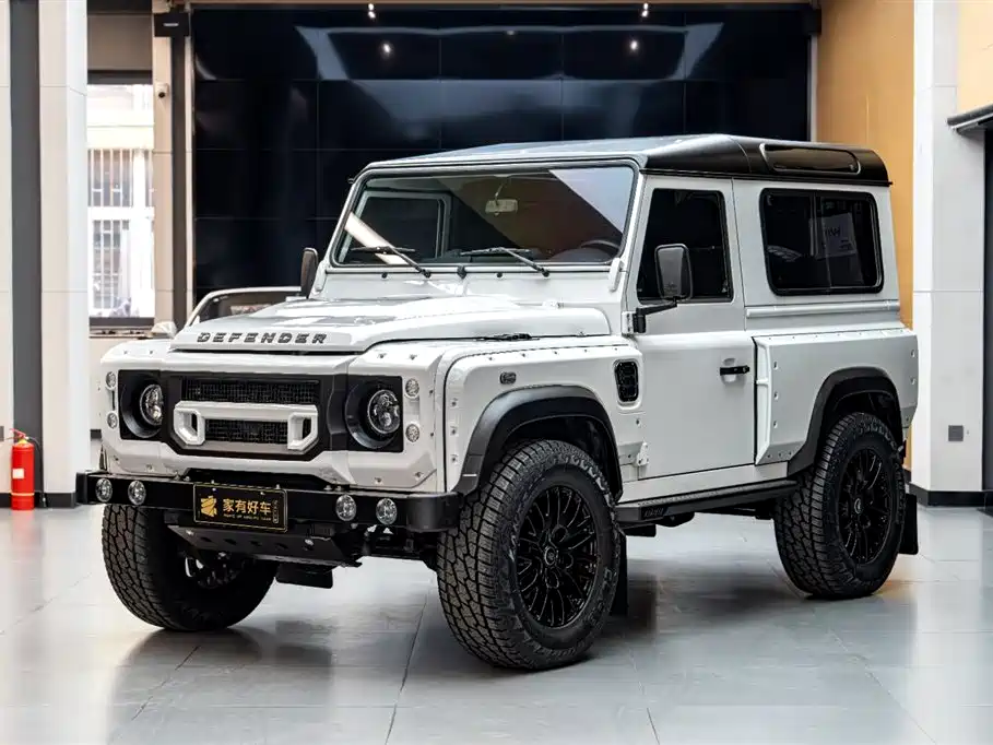 Land Rover Land Rover Defender 2.2L Diesel Euro-spec 2015