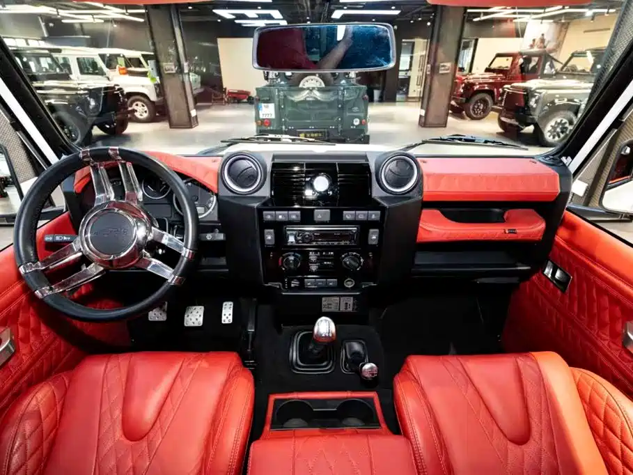 Land Rover Land Rover Defender 2.2L Diesel Euro-spec 2015 - thumbnail 15