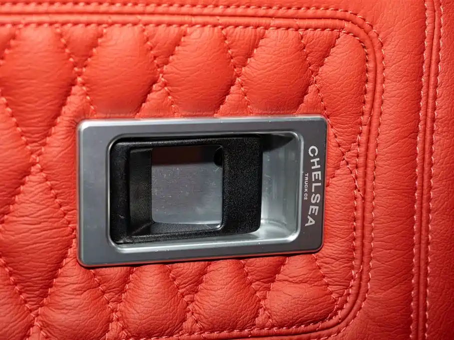 Land Rover Land Rover Defender 2.2L Diesel Euro-spec 2015 - thumbnail 23