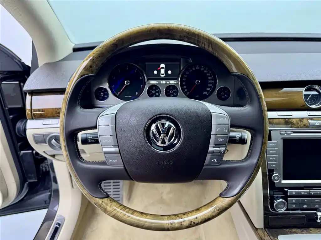Volkswagen Phaeton 2012 3.6L Exclusive Customized Edition 2011 - thumbnail 11