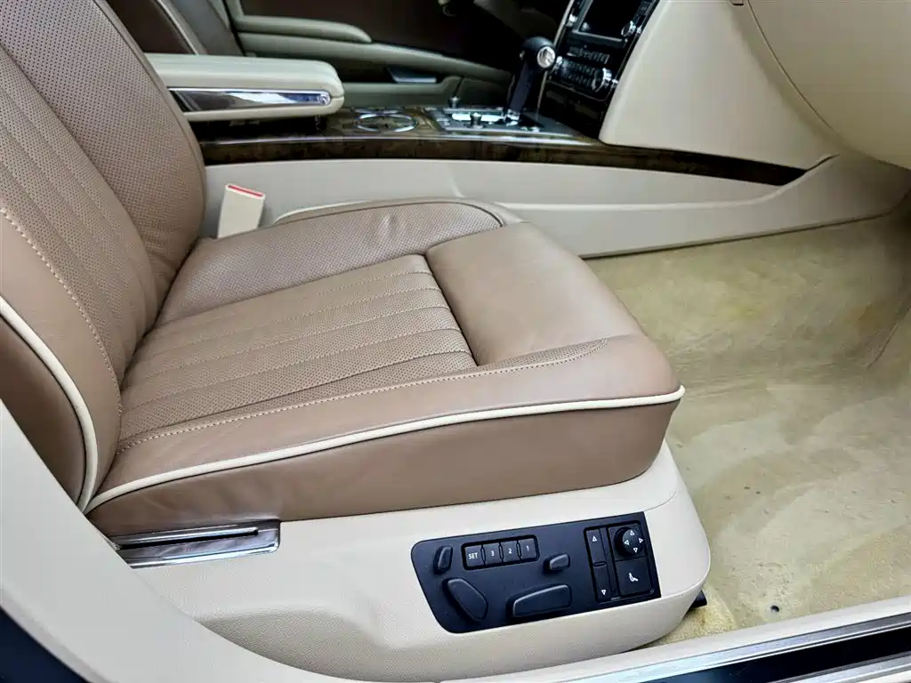 Volkswagen Phaeton 2012 3.6L Exclusive Customized Edition 2011 - thumbnail 16
