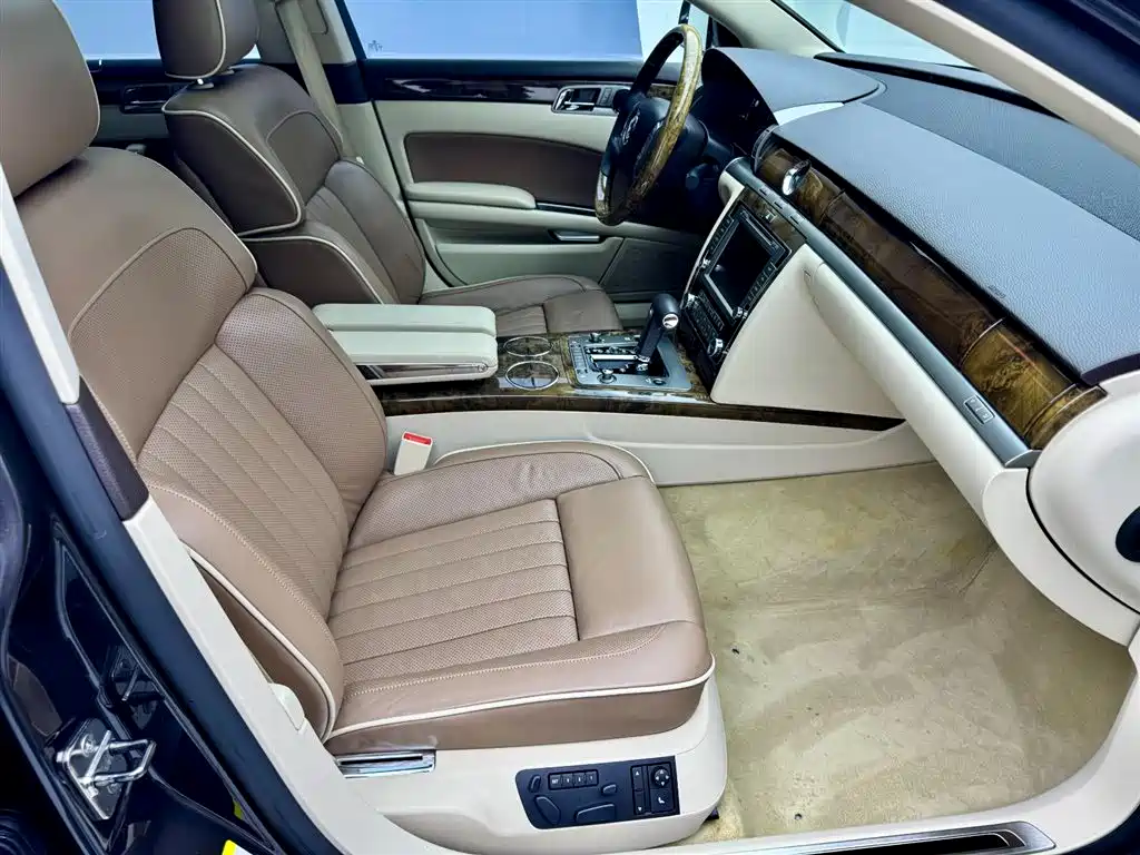 Volkswagen Phaeton 2012 3.6L Exclusive Customized Edition 2011 - thumbnail 18