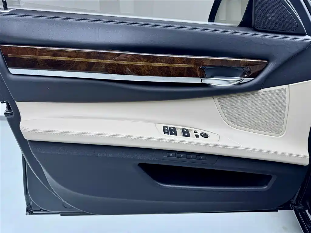 BMW BMW 7 Series 2010 760Li 2011 - thumbnail 10