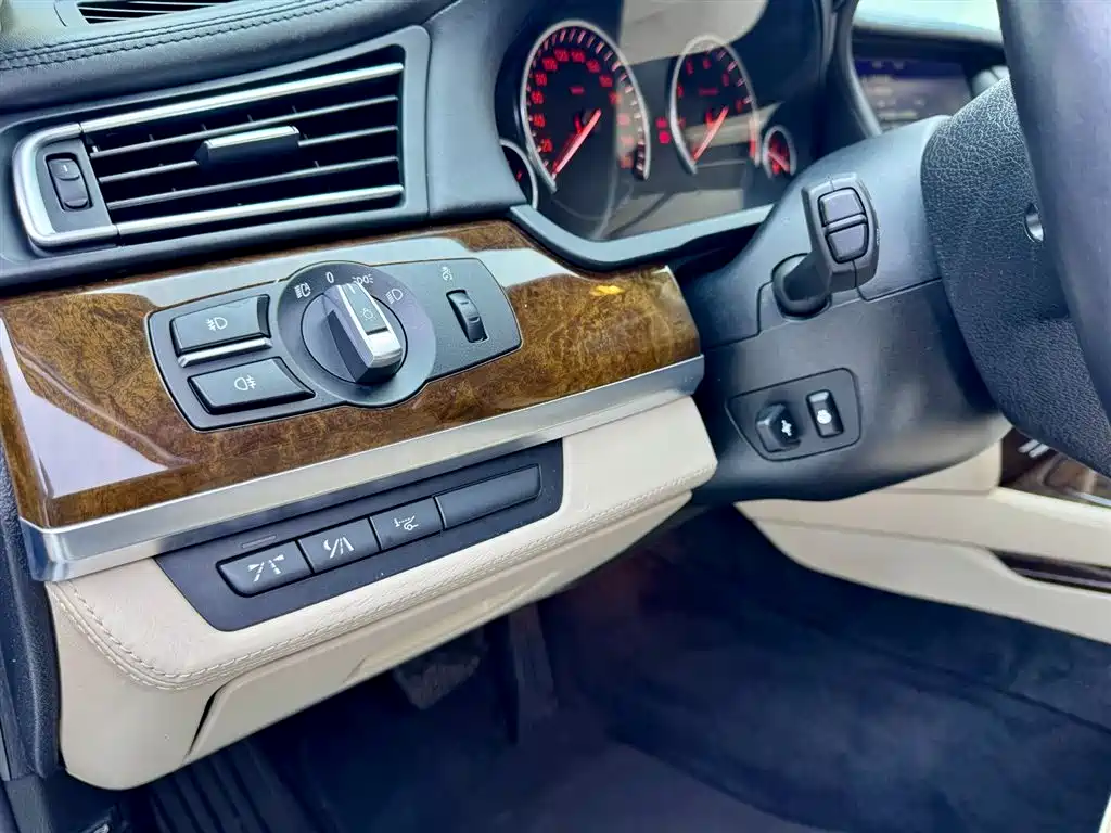 BMW BMW 7 Series 2010 760Li 2011 - thumbnail 11