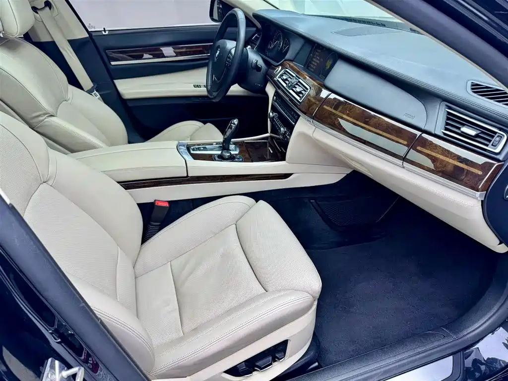 BMW BMW 7 Series 2010 760Li 2011 - thumbnail 19