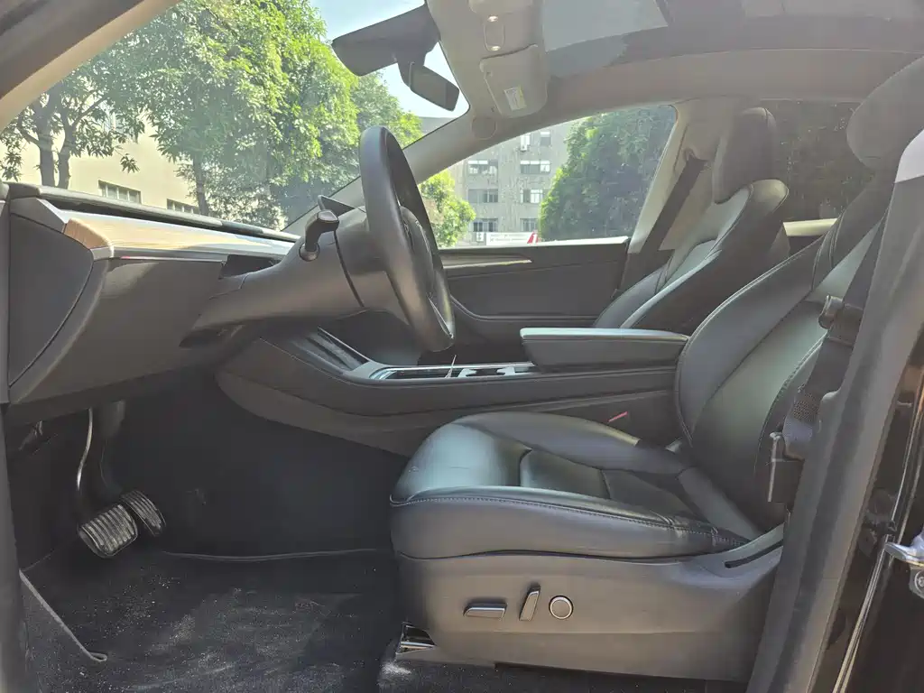 Tesla Model Y 2022 Rear-Wheel Drive 2022 - thumbnail 6