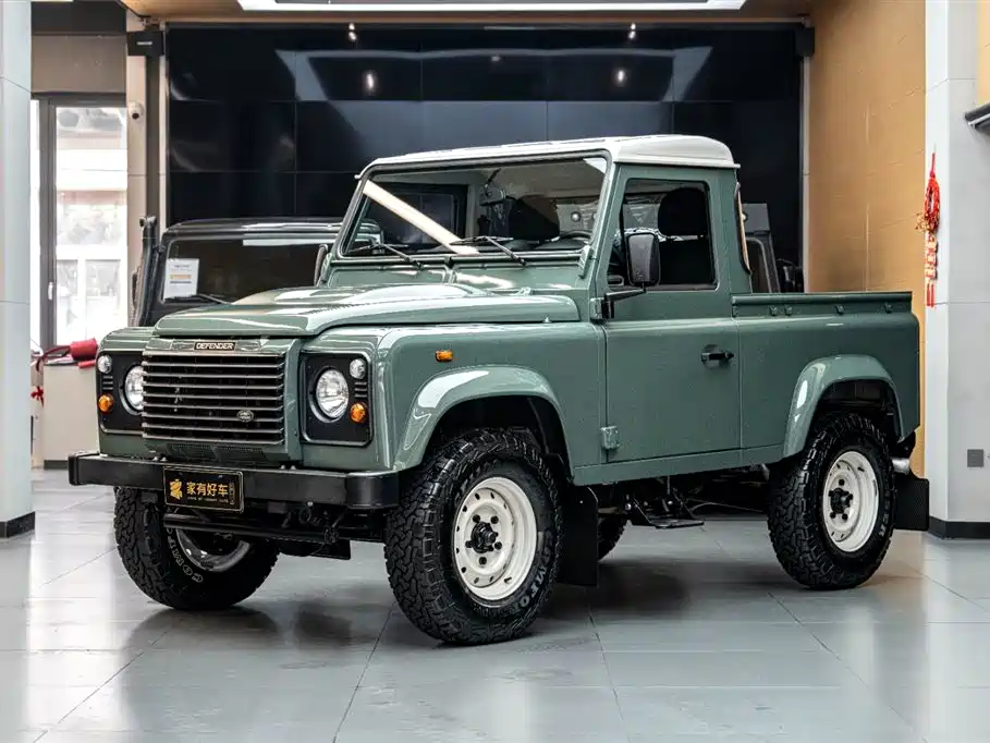 Land Rover Land Rover Defender 2.2L Diesel Euro-spec 2018