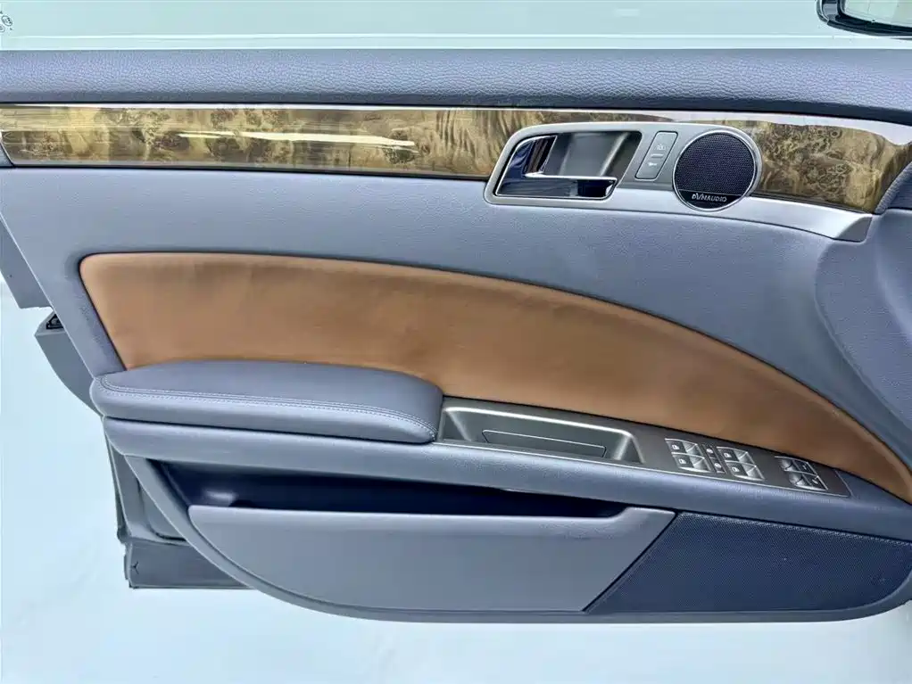Volkswagen Phaeton 2012 3.6L Exclusive Custom Edition 2012 - thumbnail 10