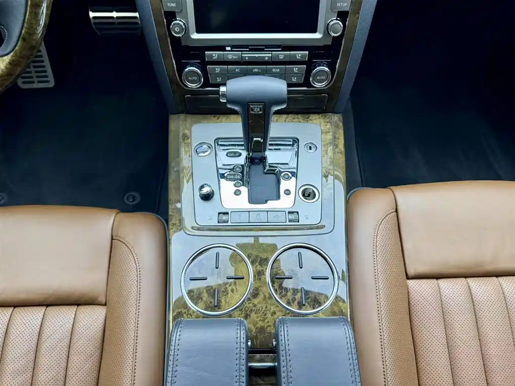 Volkswagen Phaeton 2012 3.6L Exclusive Custom Edition 2012 - thumbnail 14