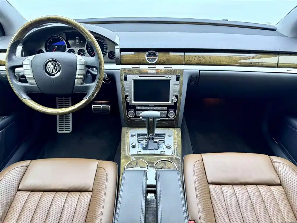 Volkswagen Phaeton 2012 3.6L Exclusive Custom Edition 2012 - thumbnail 15