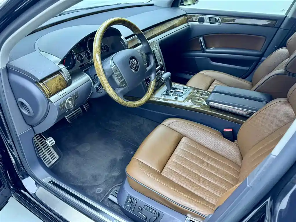 Volkswagen Phaeton 2012 3.6L Exclusive Custom Edition 2012 - thumbnail 16