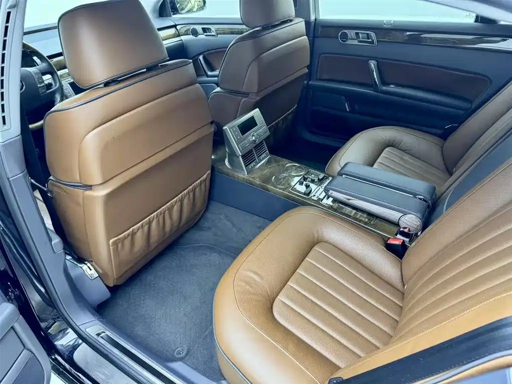 Volkswagen Phaeton 2012 3.6L Exclusive Custom Edition 2012 - thumbnail 22
