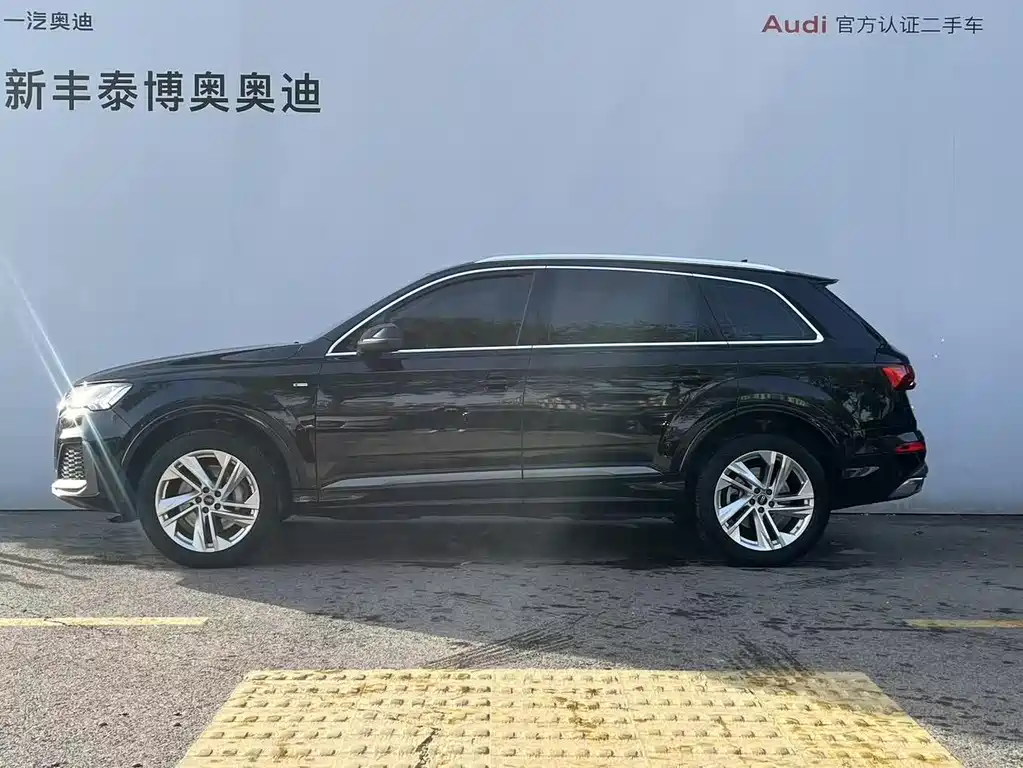 Audi Audi Q7 2023 45 TFSI quattro S line Sport 2023 - thumbnail 3