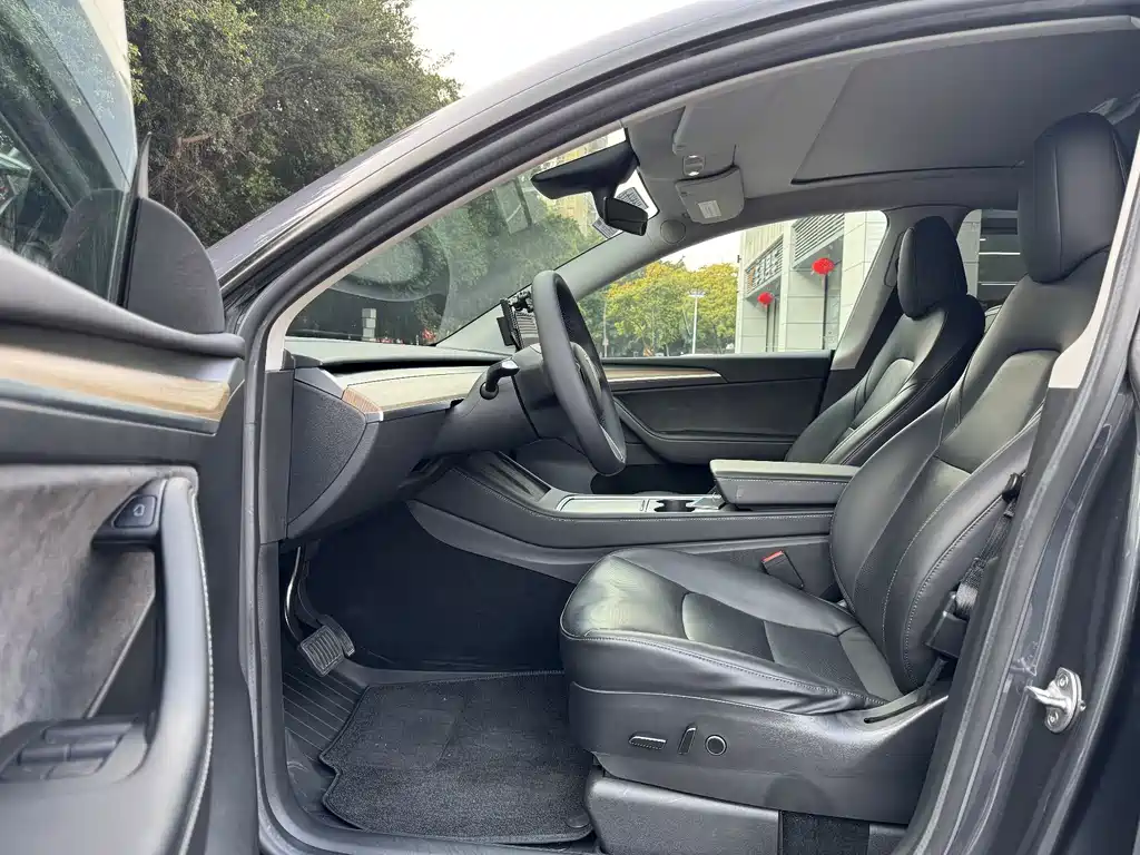 Tesla Model Y 2022 Rear-Wheel Drive 2022 - thumbnail 5