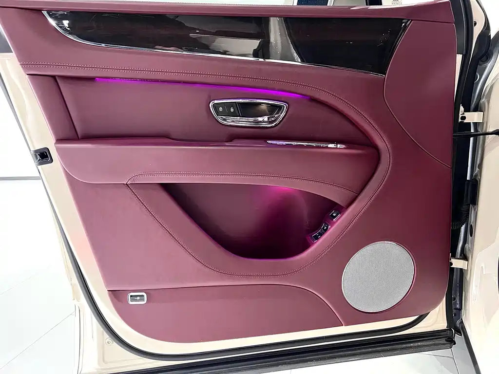 Bentley Bentayga Hybrid 2021 3.0T PHEV 2021 - thumbnail 15