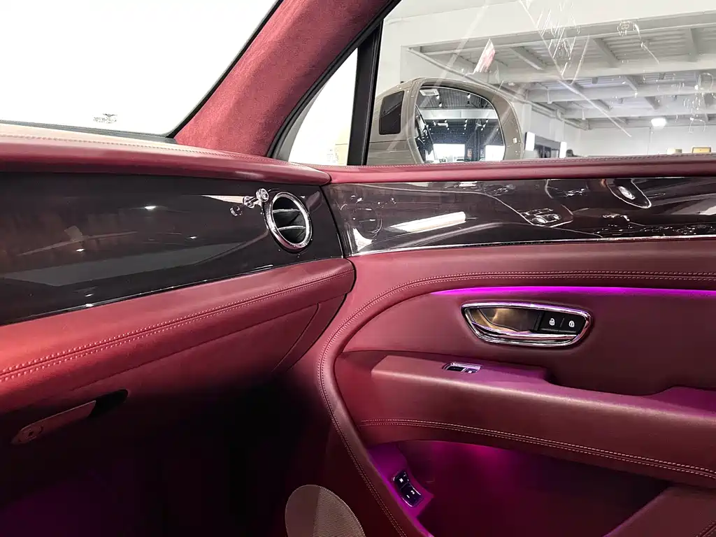 Bentley Bentayga Hybrid 2021 3.0T PHEV 2021 - thumbnail 24