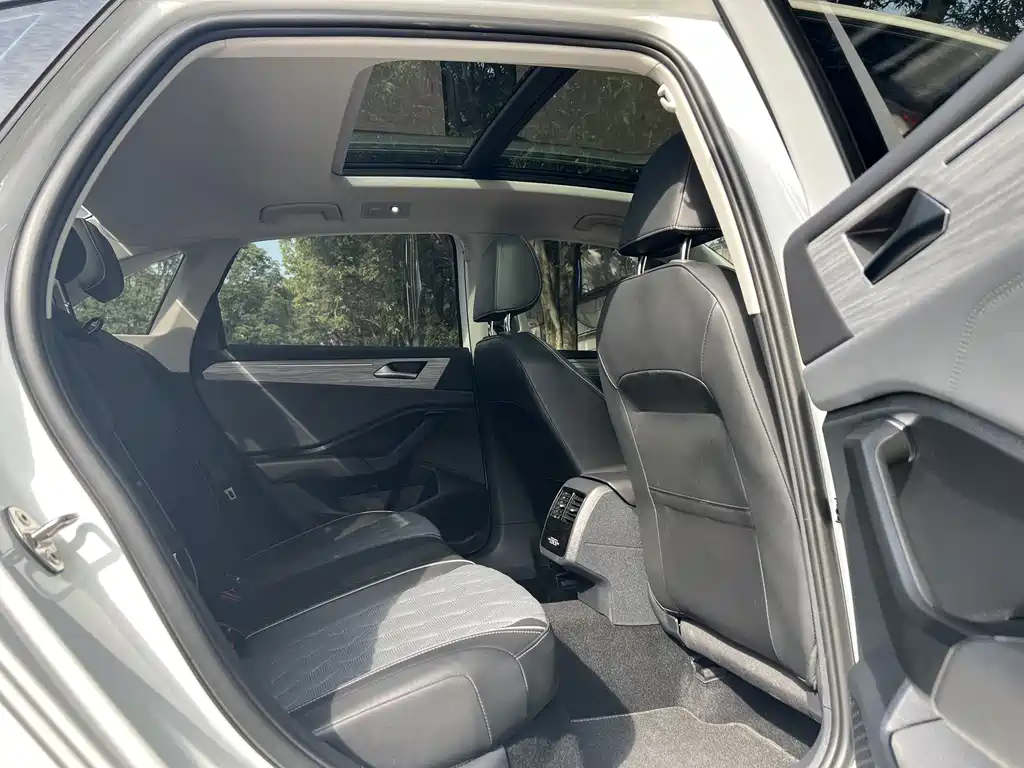 Volkswagen Volkswagen Sagitar 2023 300TSI DSG Comfortline 2023 - thumbnail 8