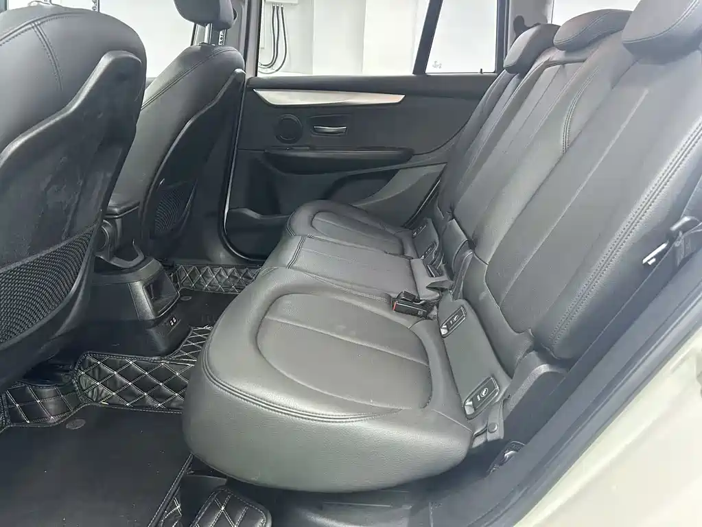 BMW BMW 2 Series Active Tourer 2018 220i Luxury Line 2019 - thumbnail 6