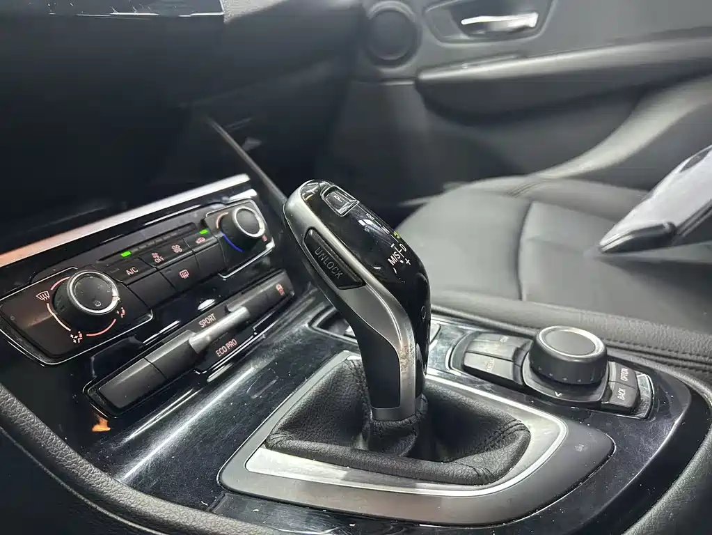 BMW BMW 2 Series Active Tourer 2018 220i Luxury Line 2019 - thumbnail 13