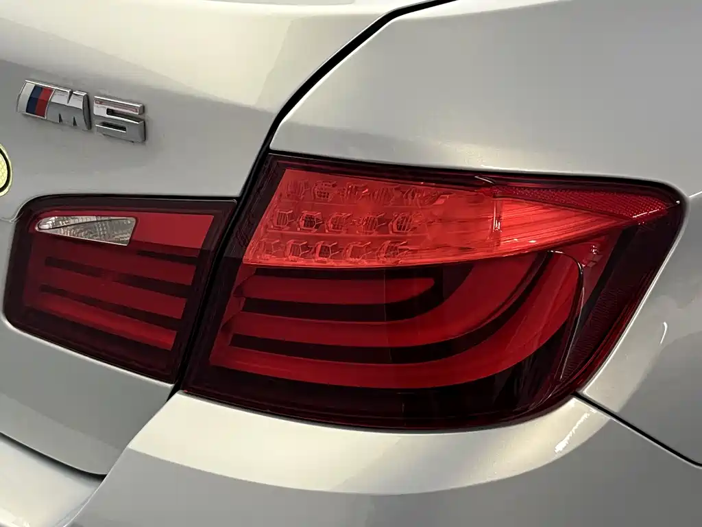 BMW BMW 5 Series 2011 535Li Leading Edition 2011 - thumbnail 27