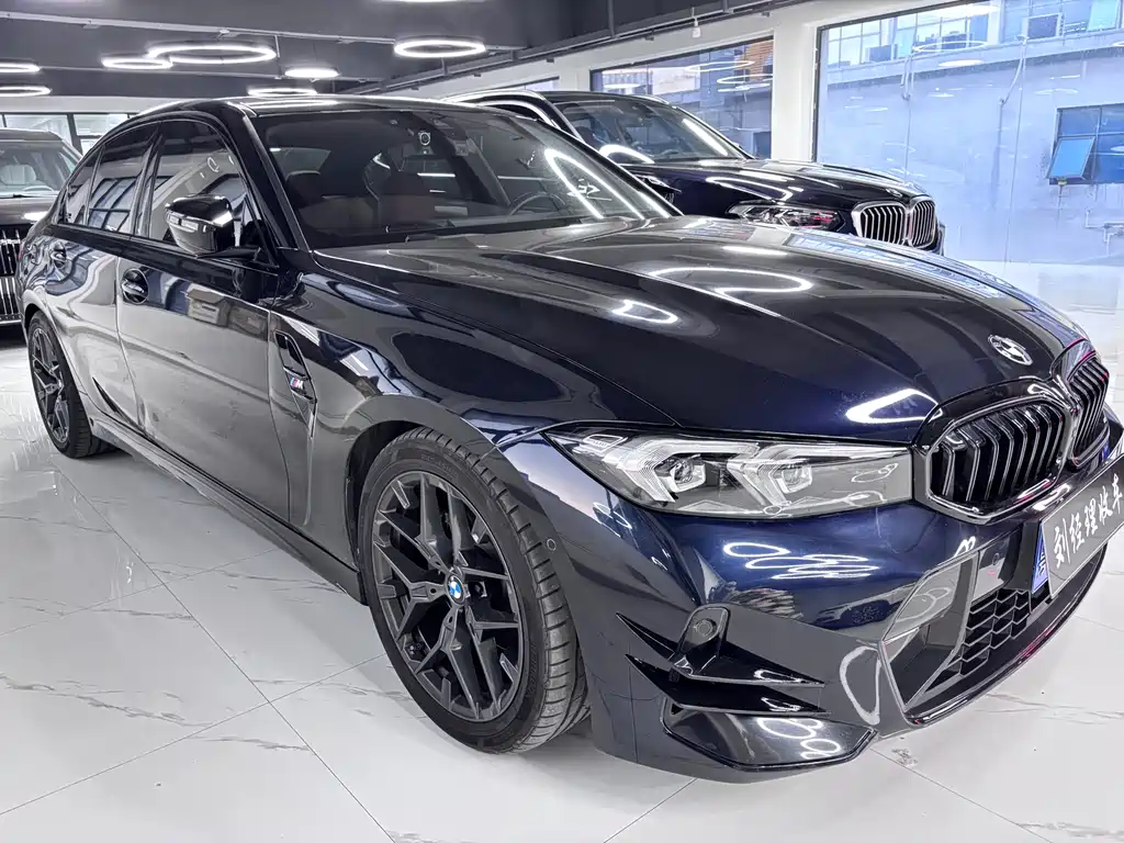 BMW BMW 3 Series 2025 330i M Sport Shadow Night Package 2025 - thumbnail 4