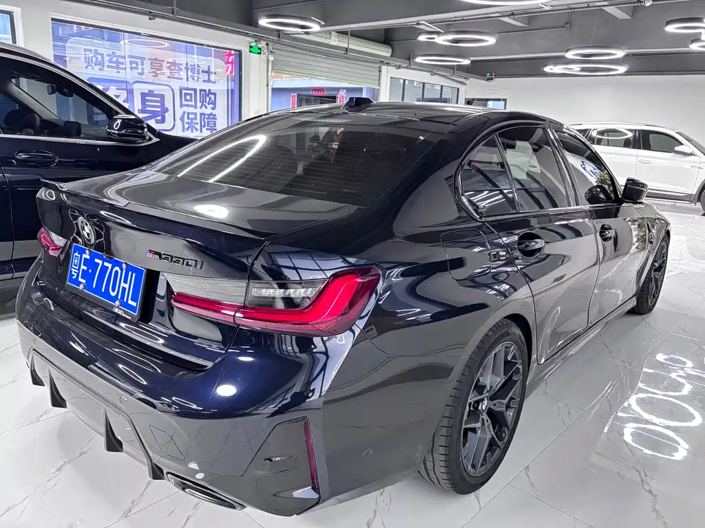 BMW BMW 3 Series 2025 330i M Sport Shadow Night Package 2025 - thumbnail 6