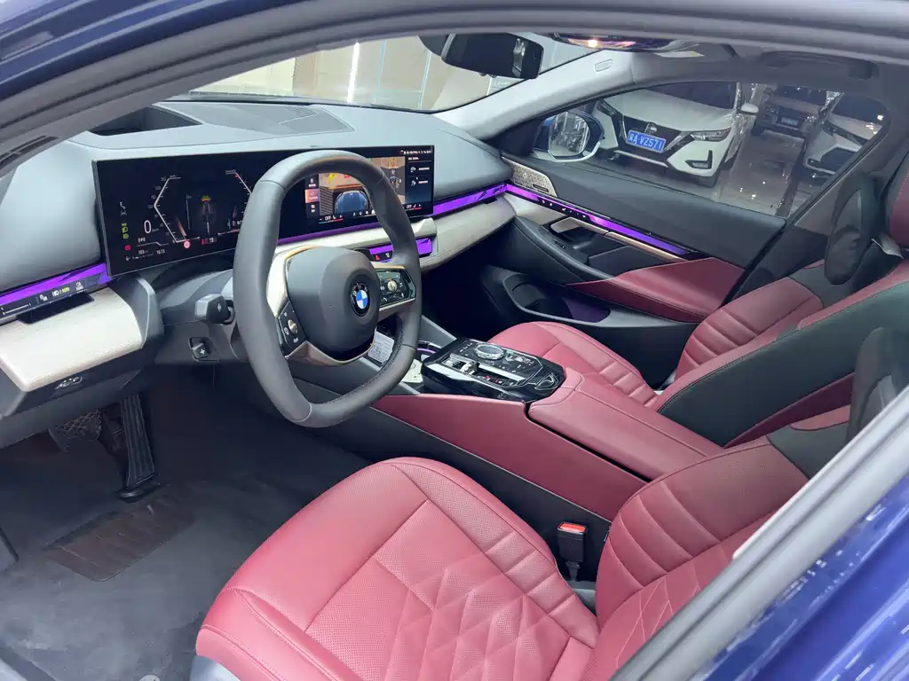 BMW BMW 5 Series 2024 530Li Luxury Package 2024 - thumbnail 6