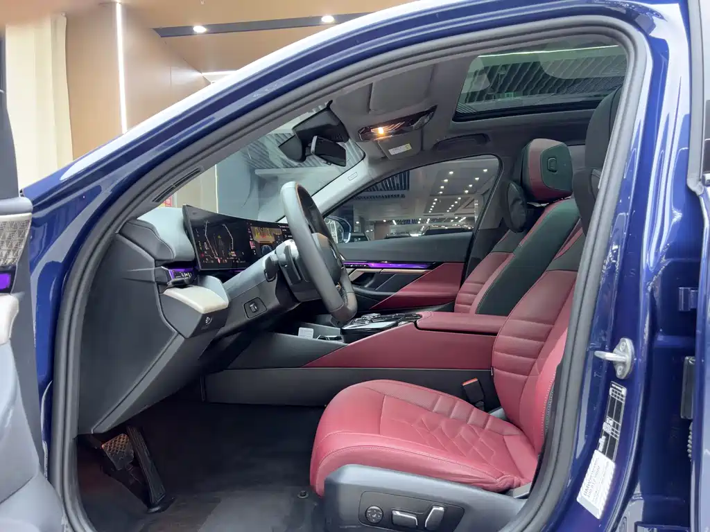BMW BMW 5 Series 2024 530Li Luxury Package 2024 - thumbnail 7