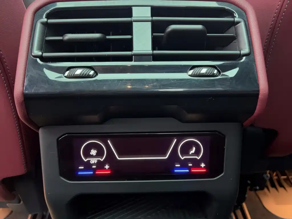 BMW BMW 5 Series 2024 530Li Luxury Package 2024 - thumbnail 13