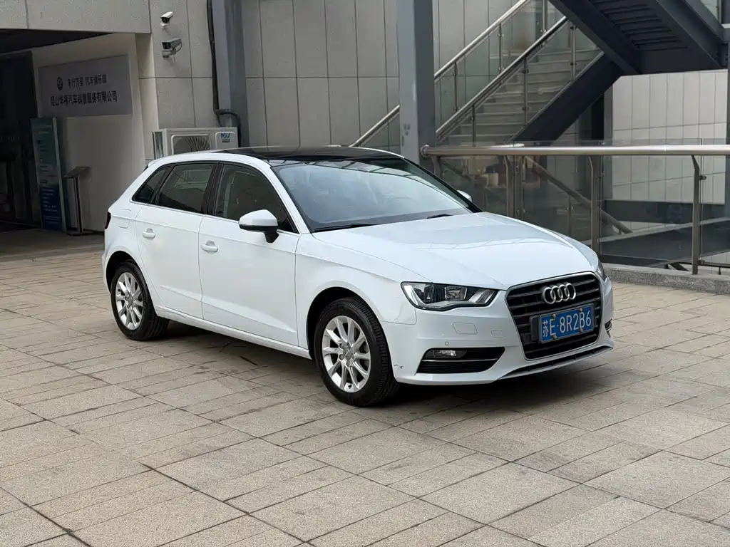 Audi Audi A3 2014 Sportback 35 TFSI Automatic Fashion Edition 2015 - thumbnail 3