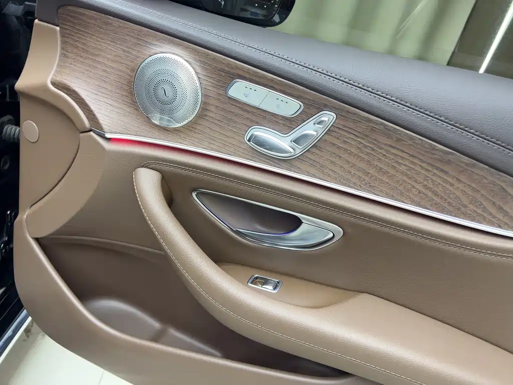 Mercedes-Benz Mercedes-Benz E-Class 2022 Model Year Facelift E 300 L Luxury 2022 - thumbnail 4