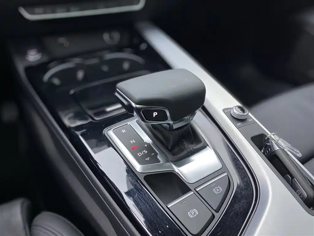 Audi Audi A5 Import 2024 Sportback 40 TFSI quattro Luxury Dynamic Model 2025 - thumbnail 19
