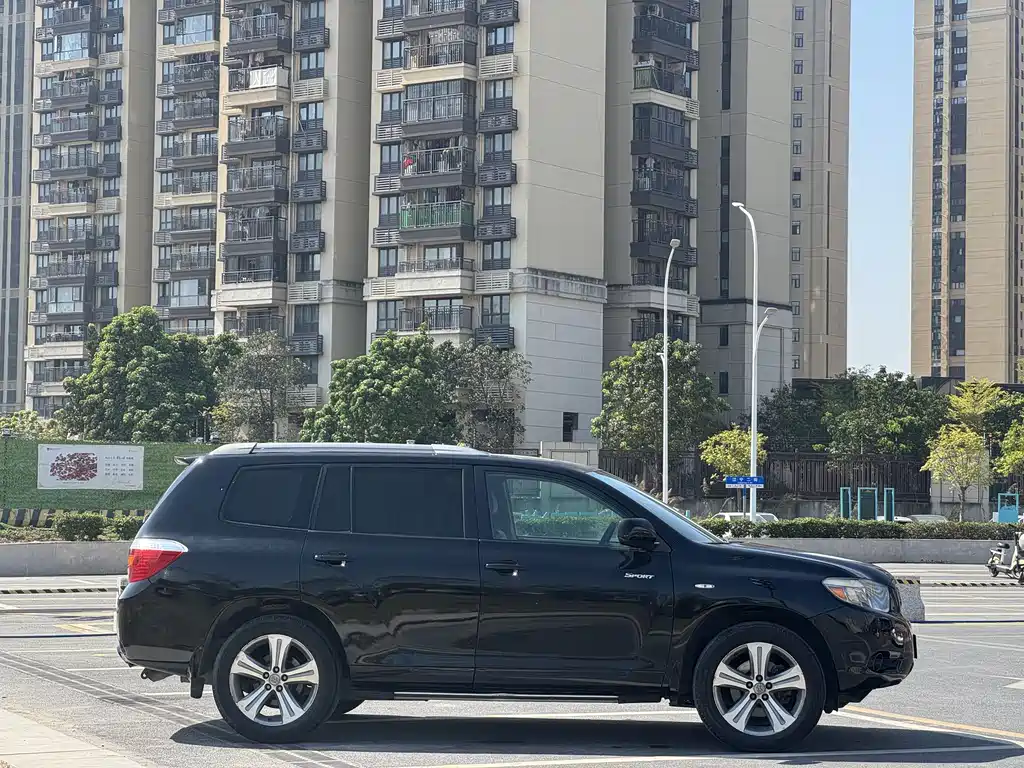 Toyota Toyota Highlander 2009 2.7L 2WD 7-seater Luxury Navigation Edition 2010 - thumbnail 2