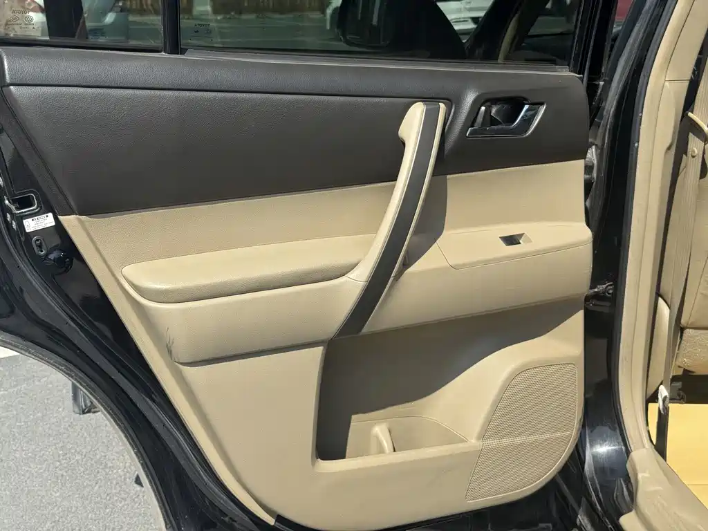 Toyota Toyota Highlander 2009 2.7L 2WD 7-seater Luxury Navigation Edition 2010 - thumbnail 17
