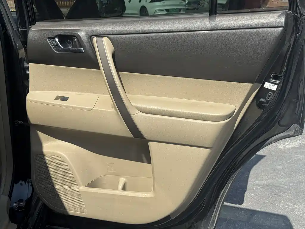 Toyota Toyota Highlander 2009 2.7L 2WD 7-seater Luxury Navigation Edition 2010 - thumbnail 18