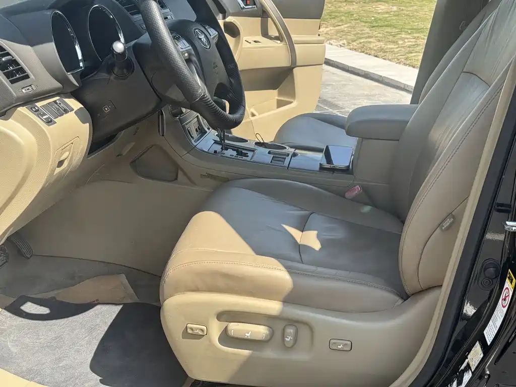Toyota Toyota Highlander 2009 2.7L 2WD 7-seater Luxury Navigation Edition 2010 - thumbnail 19