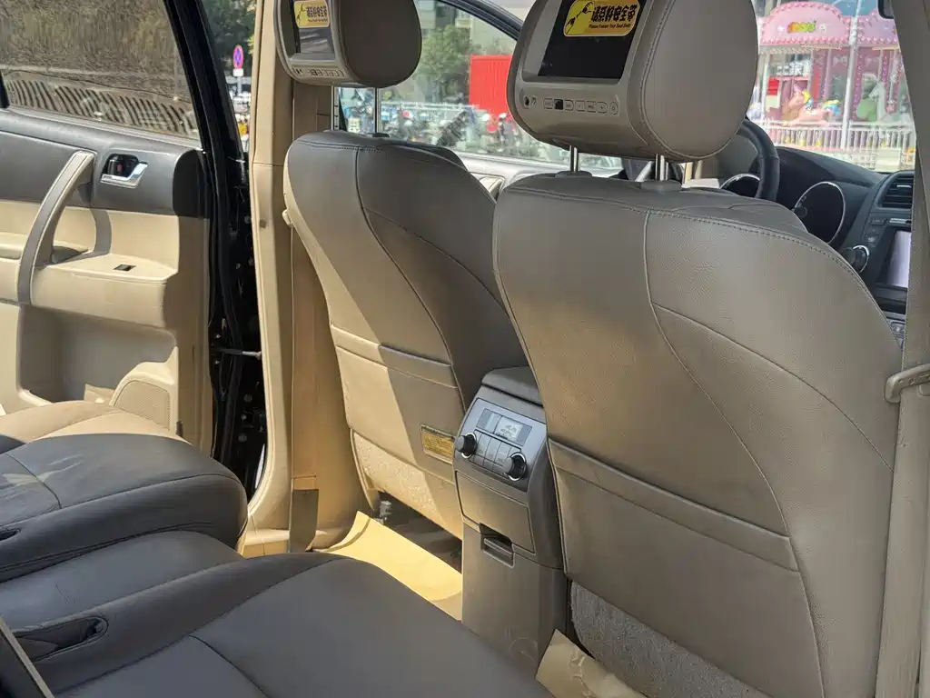 Toyota Toyota Highlander 2009 2.7L 2WD 7-seater Luxury Navigation Edition 2010 - thumbnail 28